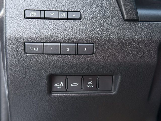 Used 2025 Lexus GX 550 w/ Accessory Package (2T) AWD/4WD image 24