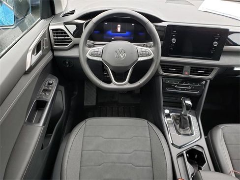 New 2026 Volkswagen Taos SE image 10