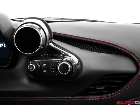 Used 2022 Ferrari F8 Tributo RWD image 32