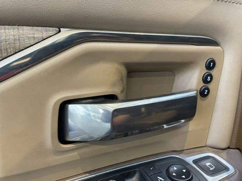 Used 2020 RAM 2500 Limited AWD/4WD image 16