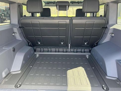 Used 2025 INEOS Grenadier image 11