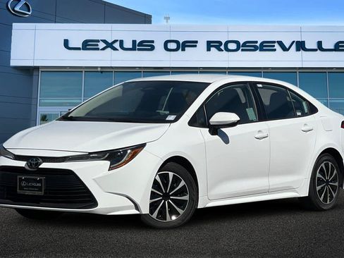 Used 2023 Toyota Corolla LE FWD image 1