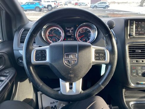 Used 2017 Dodge Grand Caravan GT image 29