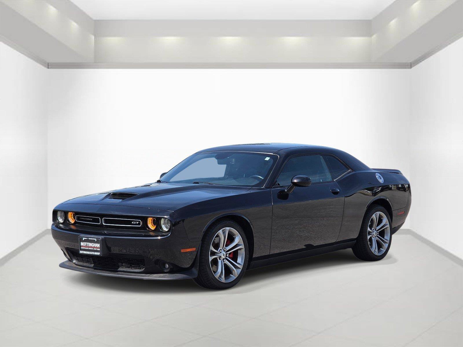 Used 2022 Dodge Challenger GT RWD image 3