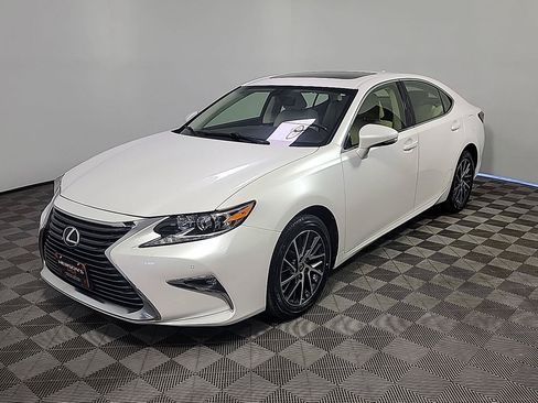 Used 2016 Lexus ES 350 w/ Navigation System Package FWD image 12