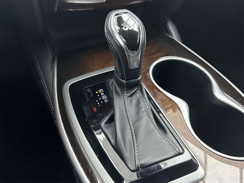 Used 2017 INFINITI QX60 Luxe w/ Deluxe Technology Package image 32