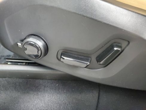 Certified 2023 Volvo XC90 B6 Ultimate w/ Protection Package Premier image 23