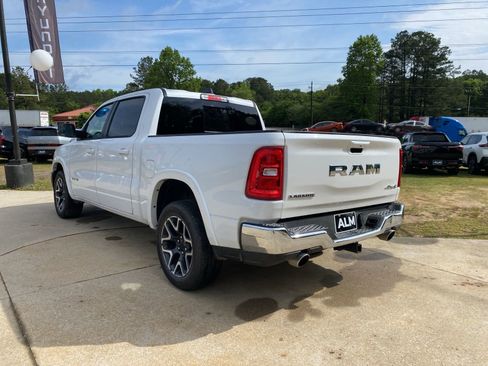 Used 2026 RAM 1500 Laramie AWD/4WD image 4