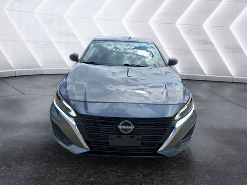 Used 2025 Nissan Altima 2.5 SV FWD image 2