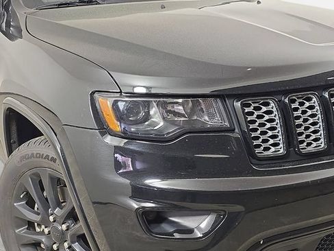 Used 2021 Jeep Grand Cherokee Laredo X AWD/4WD image 36