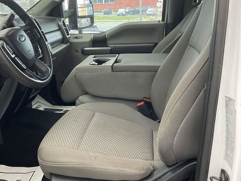 Used 2021 Ford F550 2WD Crew Cab Super Duty w/ XLT Value Package image 8