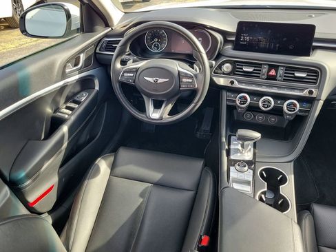 Used 2023 Genesis G70 2.0T image 13