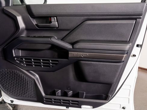 Used 2025 Toyota 4Runner TRD Off-Road image 45