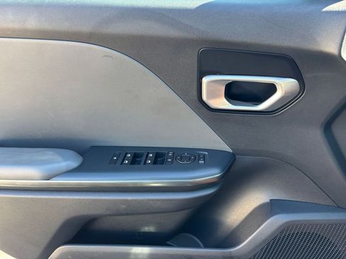 Used 2025 Kia K4 LXS image 18