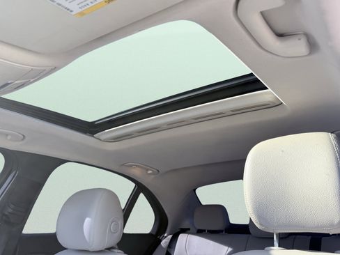 Used 2021 Mercedes-Benz C 300 Sedan image 12