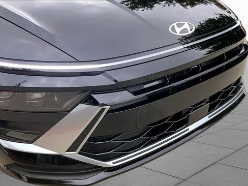 Used 2025 Hyundai Sonata SE FWD image 31