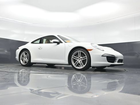 Used 2013 Porsche 911 Carrera RWD image 2