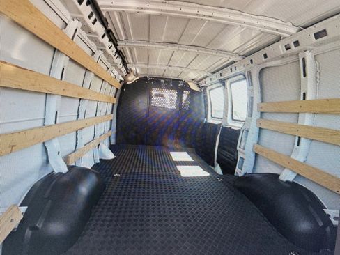 Used 2024 Chevrolet Express 2500 w/ Driver Convenience Package RWD image 3