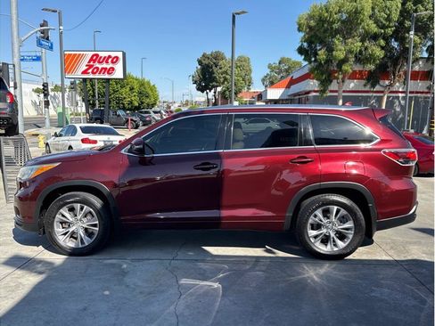Used 2015 Toyota Highlander XLE AWD/4WD image 4