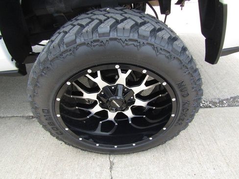 Used 2024 RAM 2500 Big Horn w/ Off Road Package AWD/4WD image 18