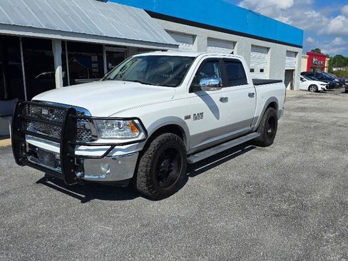 Used 2014 RAM 1500 Laramie w/ Convenience Group AWD/4WD image 2