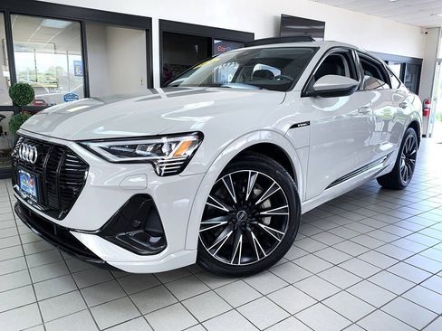 Used 2021 Audi e-tron Premium w/ Black Optic Package AWD/4WD image 2