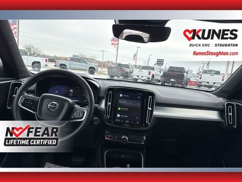 Used 2024 Volvo XC40 B5 Core AWD/4WD image 39