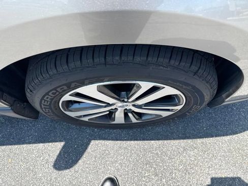 Used 2019 Subaru Outback 2.5i Limited AWD/4WD image 4