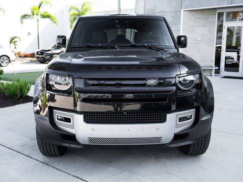 Used 2025 Land Rover Defender 110 S AWD/4WD image 5