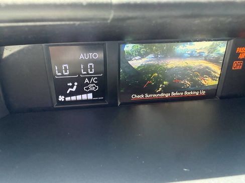 Used 2015 Subaru Forester 2.5i Touring w/ Eyesight & Navigation System AWD/4WD image 20