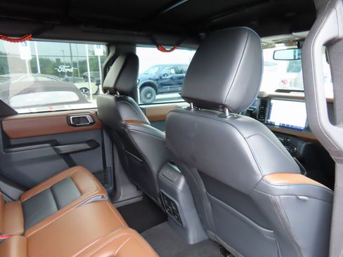 Used 2024 Ford Bronco Outer Banks image 27