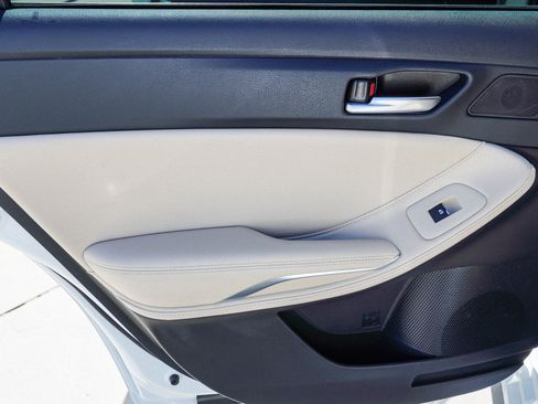 Certified 2021 Toyota Avalon XLE FWD image 18