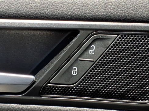 Certified 2023 Volkswagen Tiguan S FWD image 32