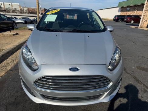 Used 2015 Ford Fiesta SE w/ Comfort Package image 2