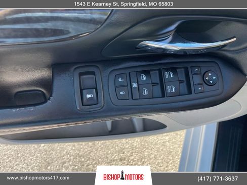 Used 2016 Dodge Grand Caravan SXT w/ Rear Park Assist Package FWD image 22