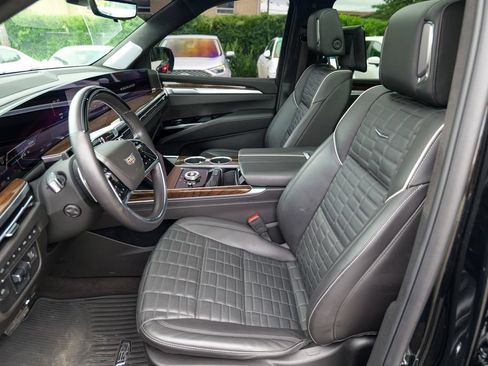Used 2025 Cadillac Escalade ESV Sport Platinum AWD/4WD image 21