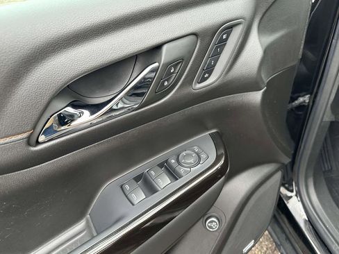 Certified 2022 GMC Acadia AT4 w/ Preferred Package image 19