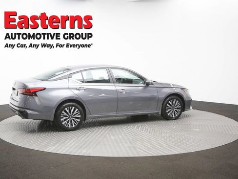 Used 2024 Nissan Altima 2.5 SV w/ SV Premium Package AWD/4WD image 39