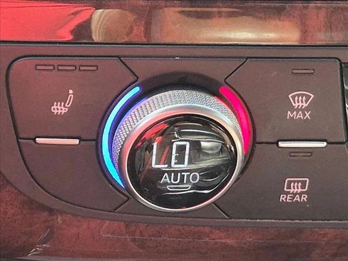 Used 2018 Audi Q7 3.0T Premium Plus w/ Premium Plus Package AWD/4WD image 12