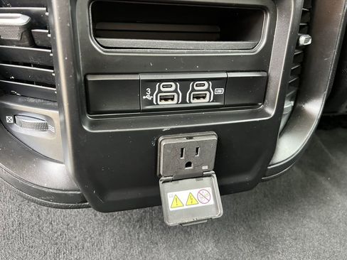 Used 2019 RAM 1500 Big Horn image 14