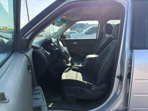 Used 2017 Ford Flex SE FWD image 9