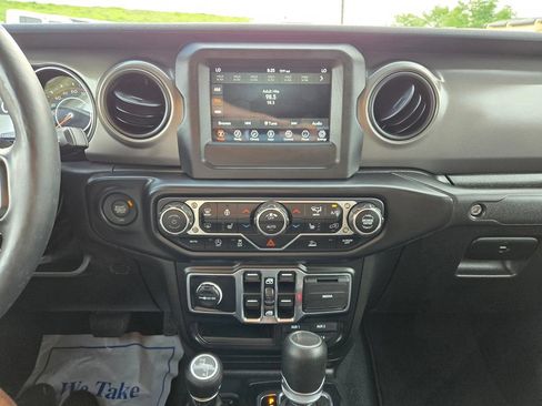 Used 2023 Jeep Gladiator Sport AWD/4WD image 23
