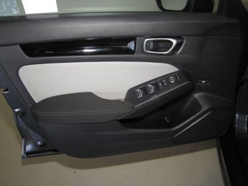 Certified 2025 Honda Civic Sport Touring image 11