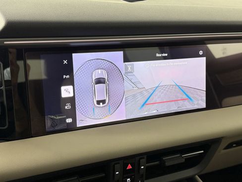 New 2025 Porsche Macan Electric image 25