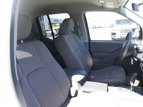 Used 2020 Nissan Frontier SV AWD/4WD image 23