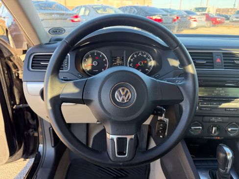 Used 2013 Volkswagen Jetta SE image 21