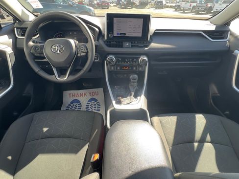 Used 2024 Toyota RAV4 XLE w/ Convenience Package image 9