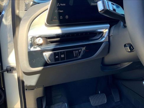 New 2025 Cadillac Lyriq Luxury AWD/4WD image 20