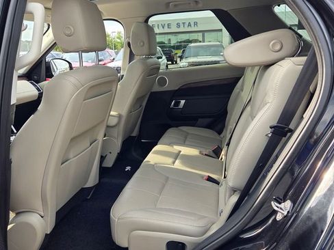 Used 2018 Land Rover Discovery HSE AWD/4WD image 12