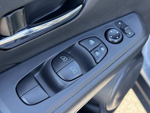 Used 2024 Nissan Kicks SV image 16